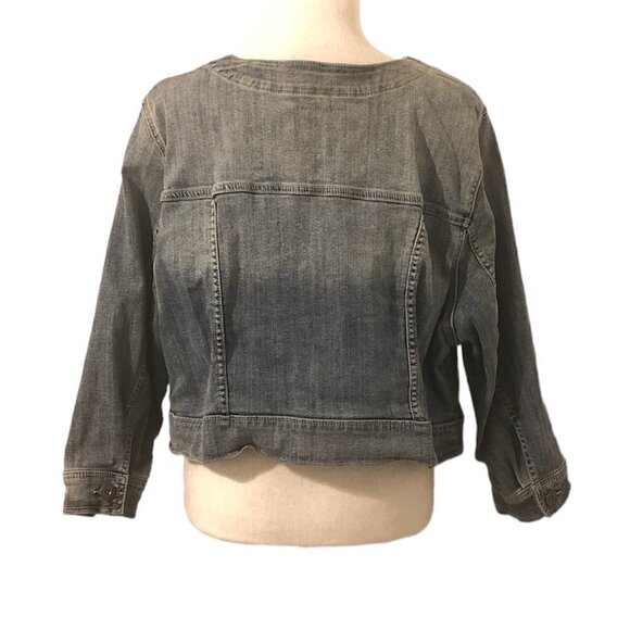 TORRID Jean Jacket Women's Size 3XL Blue Denim Round Neckline Pockets - Picture 9 of 10